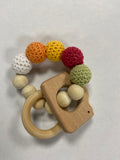 MORDEDERA DE MADERA Y CROCHET PARA BEBE - BABY CROCHET WOODEN BEADS TEETHER